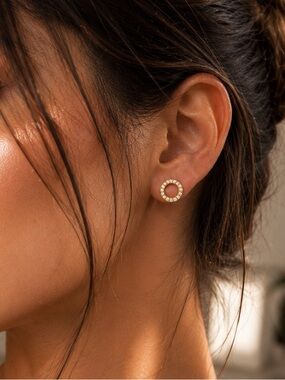 18K Gold Plated Circle Cubic Zirconia Stud Earrings